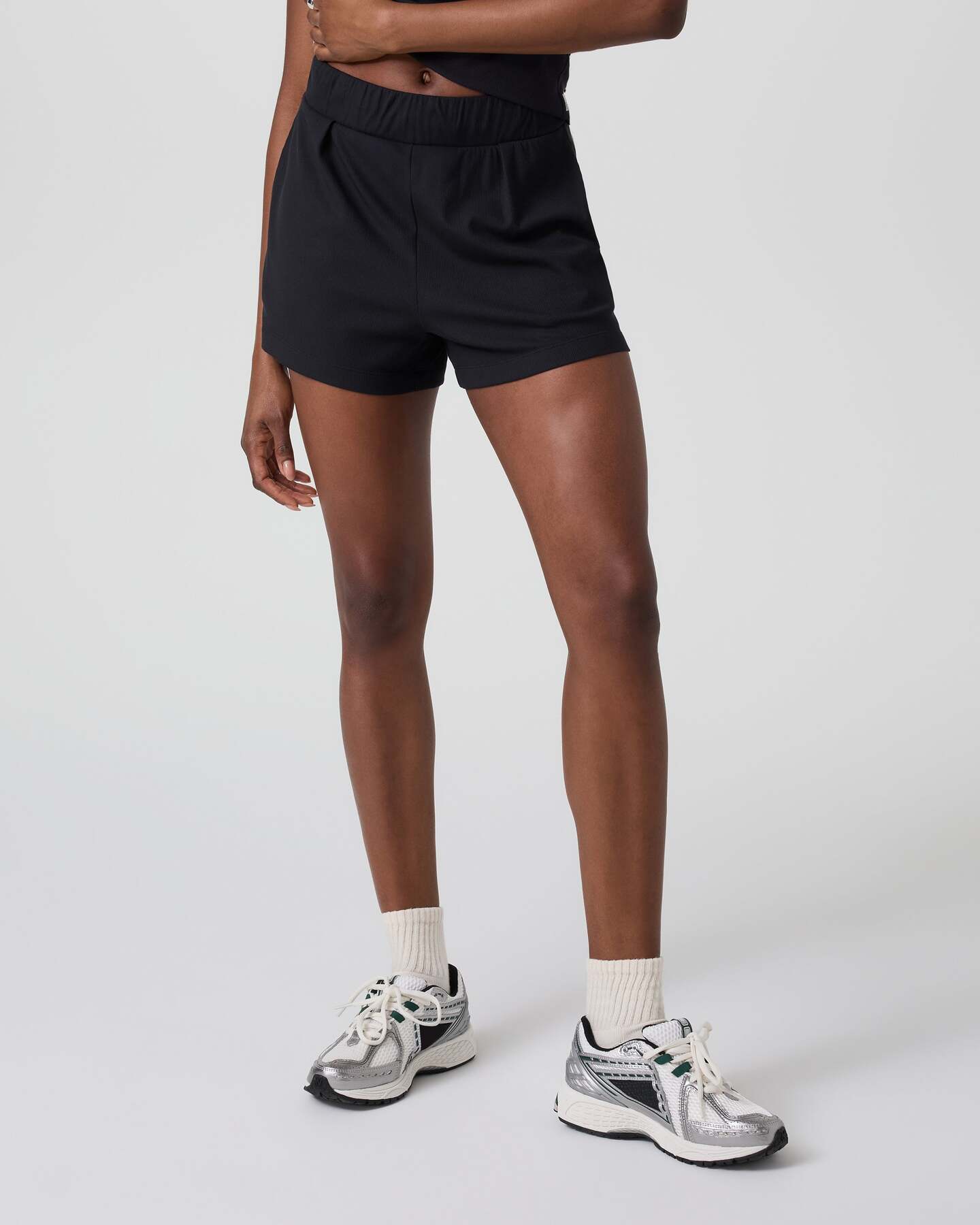 Pose Short